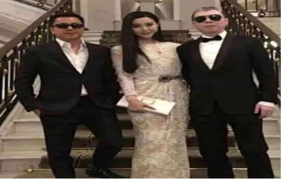 娱乐圈吃瓜群众图片高清,高清“吃瓜”瞬间,明星幕后故事大曝光 第2张 娱乐圈吃瓜群众图片高清,高清“吃瓜”瞬间,明星幕后故事大曝光 第2张